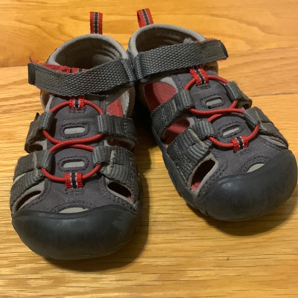 Keen kids sandals size 7